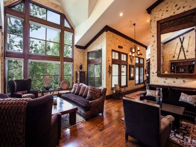 Luxury Alpine Style Huge Vacation Retreat Ski in Ski Out